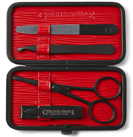 Maskulint manicuresæt: Czech & Speake, Air Safe Leather-bound travel manicure set, ca. 2000 kr. på Mrporter.com
