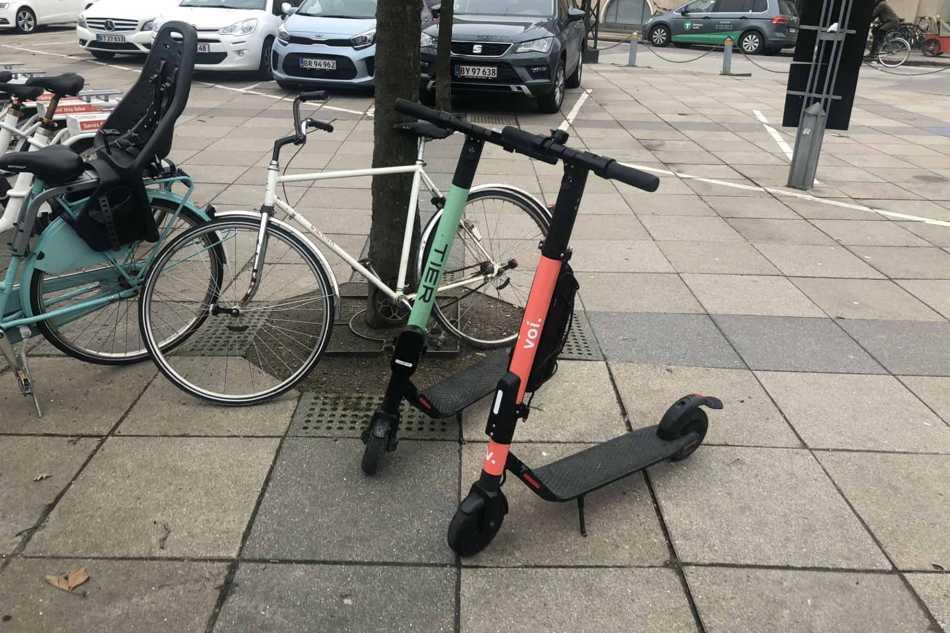 Vi tester el-løbehjul i København fra TIER og VOI (med rabatkoder)