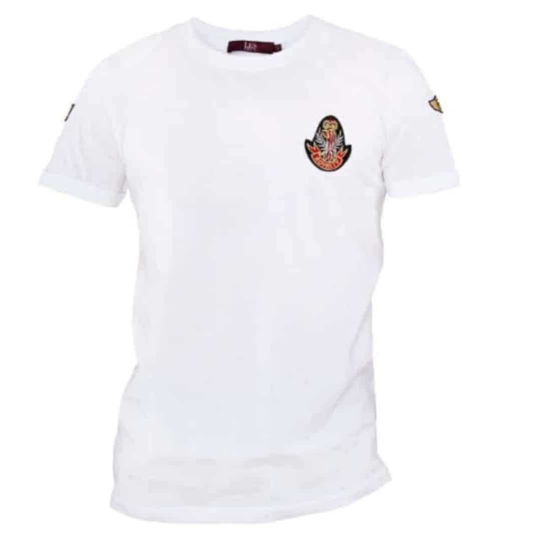 To drenge og 500 t-shirts